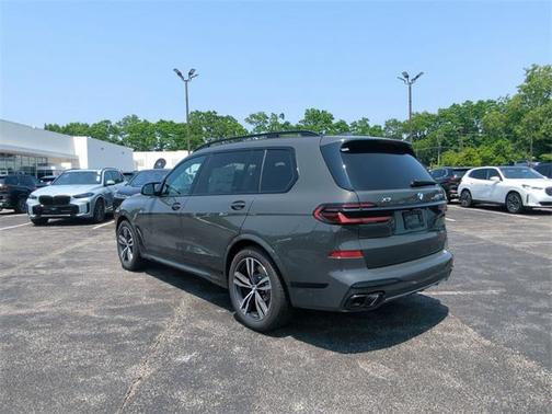 2026 BMW X7 M60i