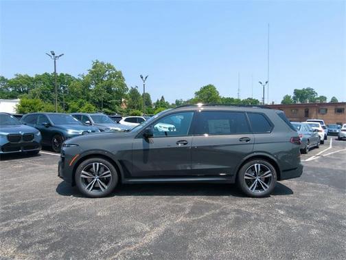 2026 BMW X7 M60i
