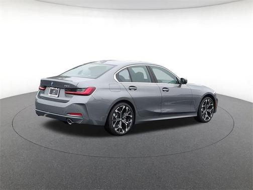 2025 BMW 330 i xDrive