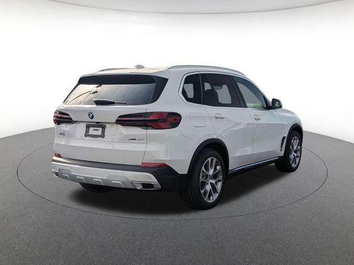 Mineral White Metallic 2026 BMW X5 xDrive40i