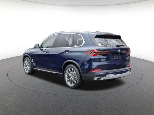 Tanzanite Blue II Metallic 2026 BMW X5 PHEV xDrive50e