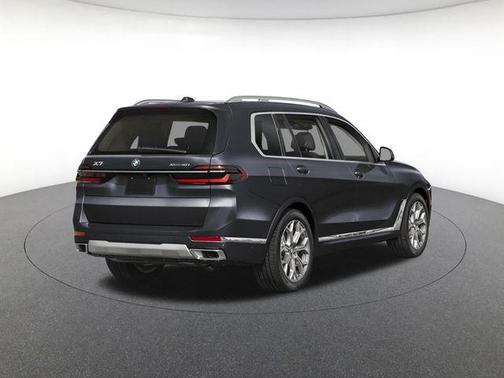 Black Sapphire Metallic 2027 BMW X7 M60i