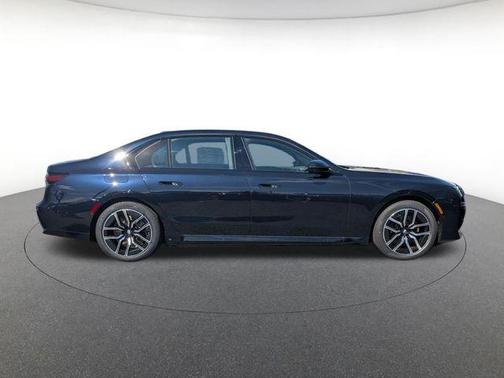 Carbon Black Metallic 2026 BMW i7 xDrive60