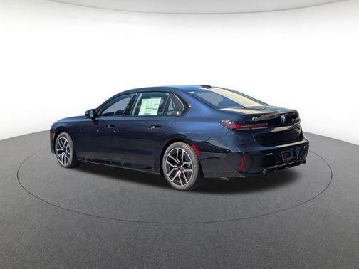 Carbon Black Metallic 2026 BMW i7 xDrive60