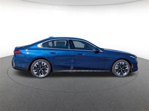 2026 BMW 530 i xDrive