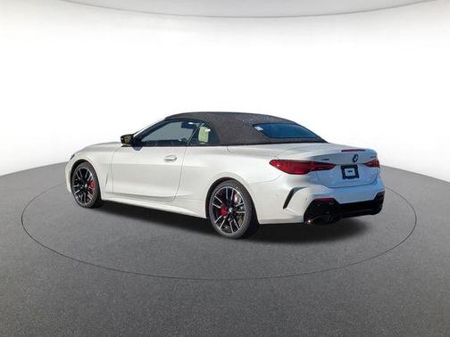 White Metallic 2026 BMW M440 i xDrive