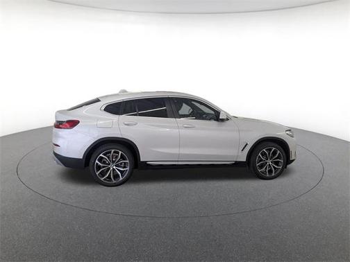 2025 BMW X4 xDrive30i