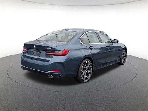2025 BMW 330 i xDrive