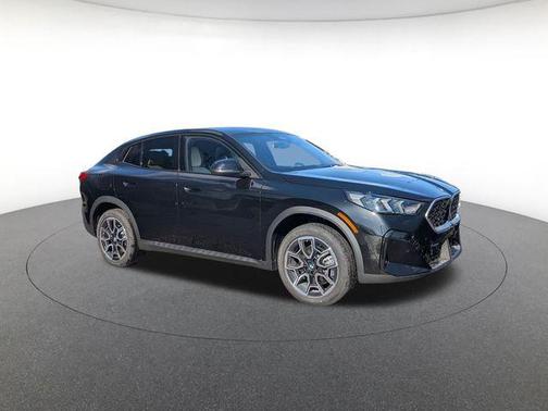 Black Sapphire Metallic 2026 BMW X2 xDrive28i