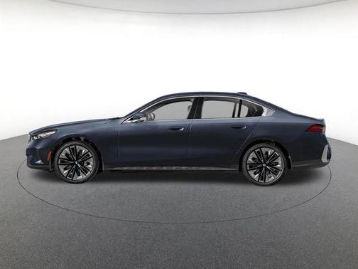 Carbon Black Metallic 2027 BMW 530 i xDrive