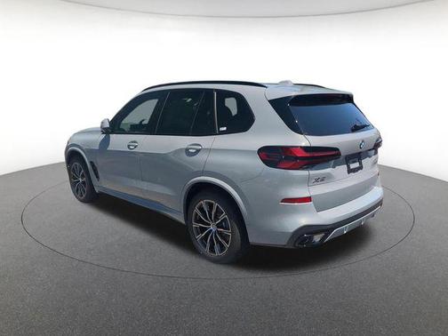 Gray Metallic 2026 BMW X5 xDrive40i