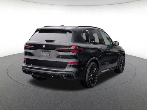 Black Sapphire Metallic 2026 BMW X5 M60i