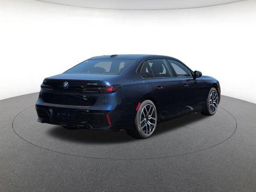 Tanzanite Blue II Metallic 2026 BMW i7 eDrive50