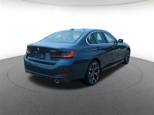 2025 BMW 330 i xDrive