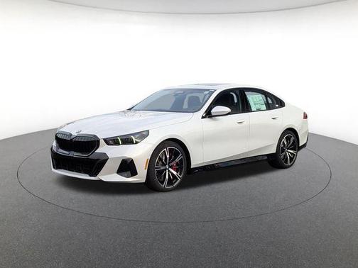 White Metallic 2026 BMW 540 xDrive