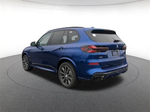 2025 BMW X5 M60i