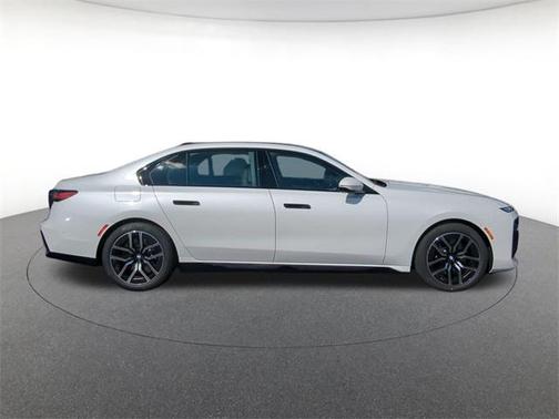 2025 BMW 740 i xDrive
