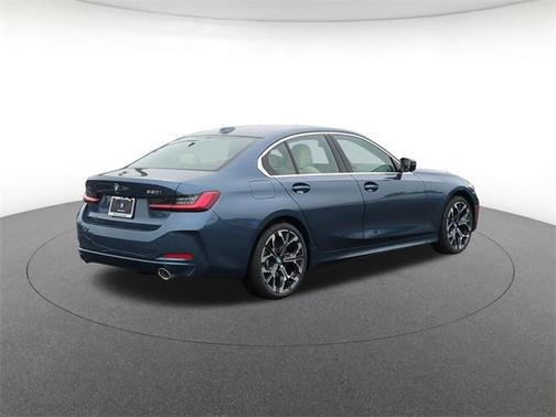 2025 BMW 330 i xDrive