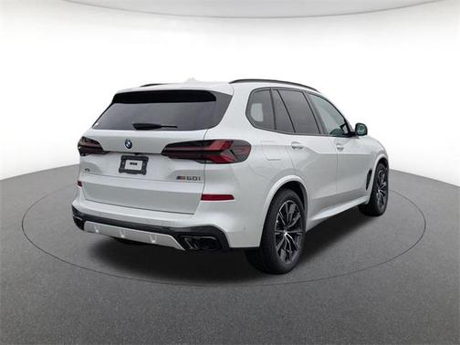 2026 BMW X5 M60i