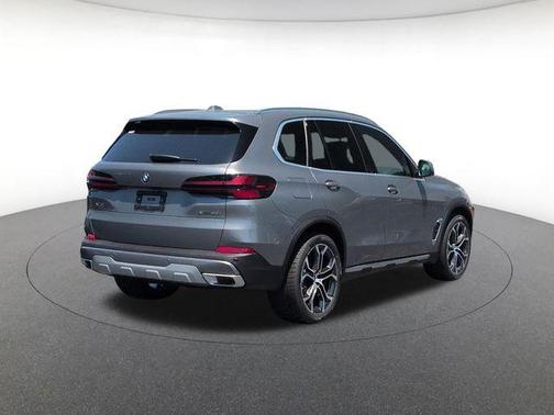 Gray Metallic 2026 BMW X5 xDrive40i