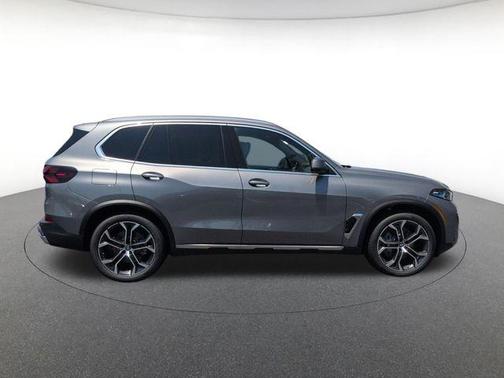 Gray Metallic 2026 BMW X5 xDrive40i