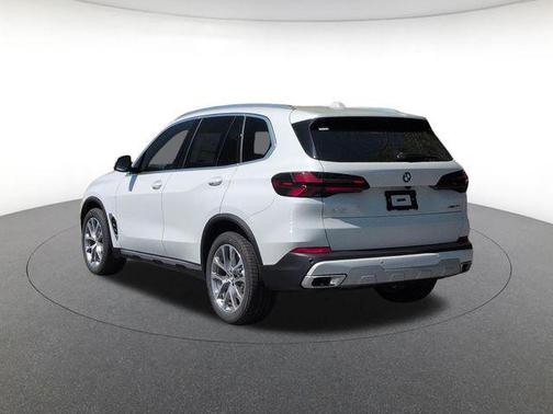 White Metallic 2026 BMW X5 xDrive40i