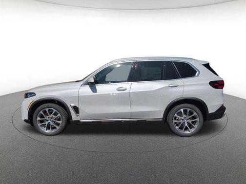 White Metallic 2026 BMW X5 xDrive40i