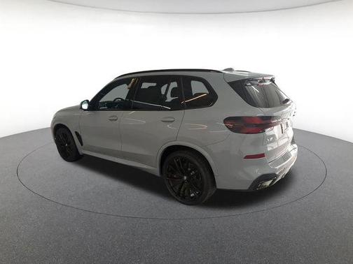 Gray Metallic 2026 BMW X5 xDrive40i