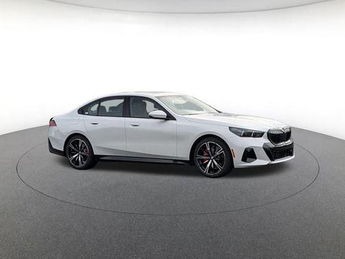 White Metallic 2026 BMW 530 xDrive