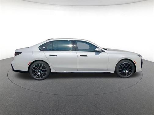 2025 BMW 740 i xDrive