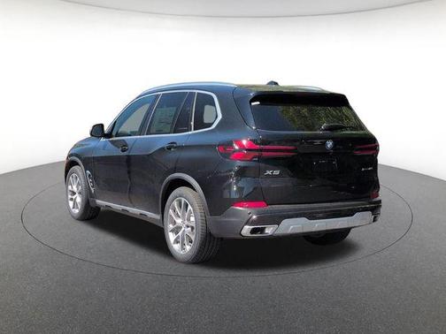 Black Sapphire Metallic 2026 BMW X5 xDrive40i
