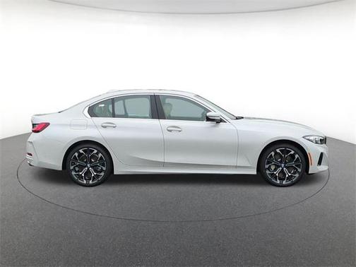 2025 BMW 330 i xDrive