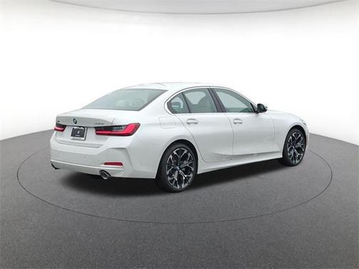 2025 BMW 330 i xDrive
