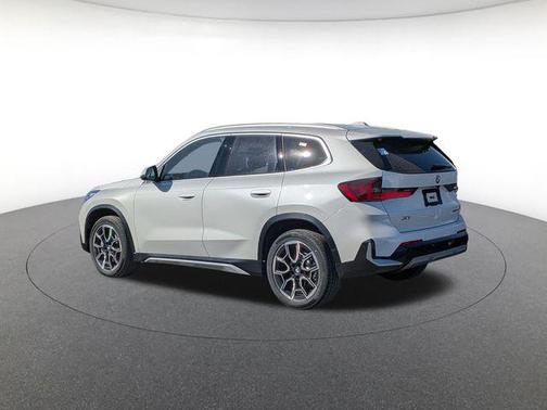 Mineral White Metallic 2026 BMW X1 xDrive28i