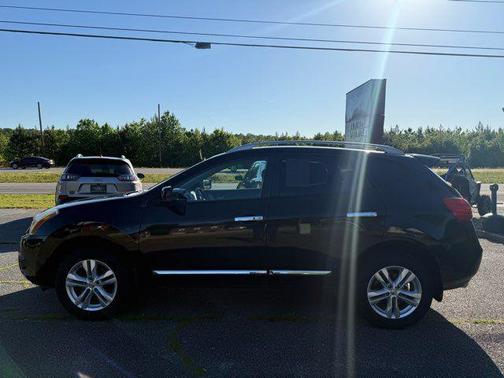 Black 2013 Nissan Rogue SV