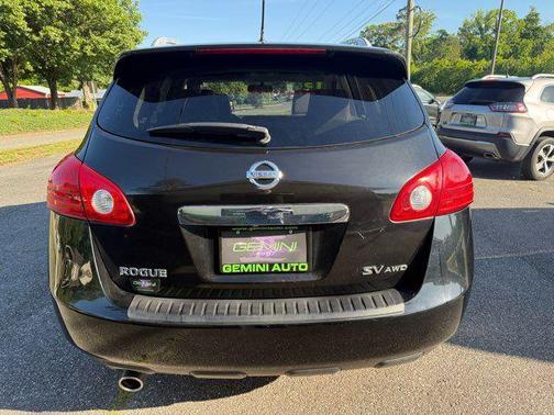 Black 2013 Nissan Rogue SV