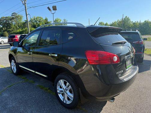Black 2013 Nissan Rogue SV