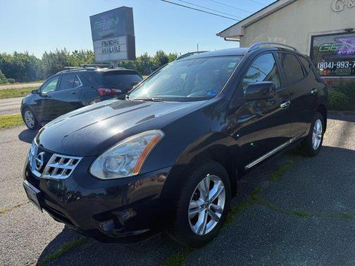 Black 2013 Nissan Rogue SV
