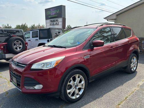 Ruby Red Tinted Clearcoat 2013 Ford Escape SE