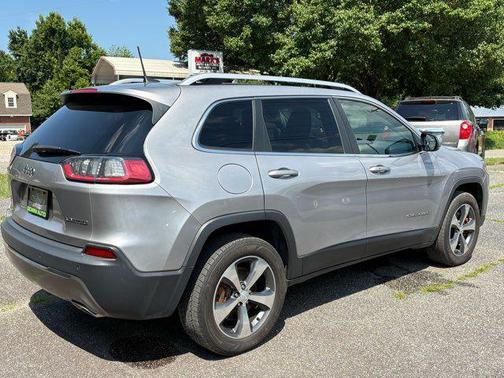 Silver 2019 Jeep Cherokee Limited