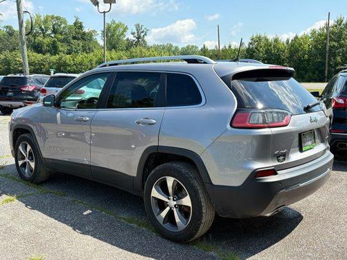 Silver 2019 Jeep Cherokee Limited