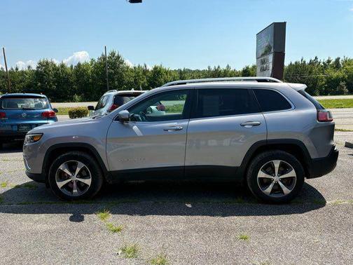 Silver 2019 Jeep Cherokee Limited