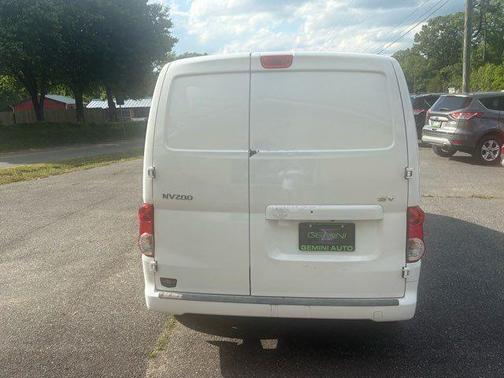 White 2018 Nissan NV200 SV