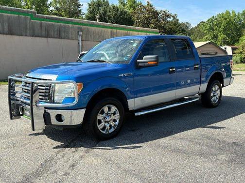 Blue 2010 Ford F-150 XLT
