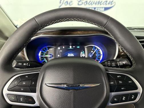 2023 Chrysler Pacifica Hybrid Limited