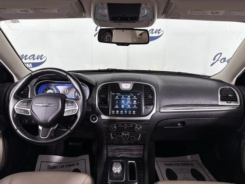 2017 Chrysler 300 Limited