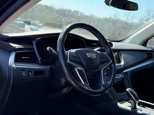 2018 Cadillac XT5 Premium Luxury