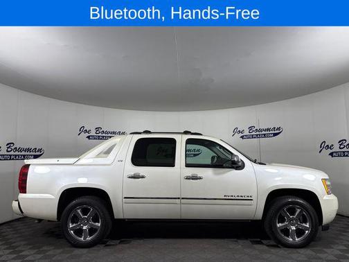 White Diamond Clearcoat 2012 Chevrolet Avalanche 1500 LTZ