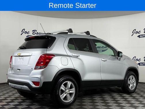 Silver Ice Metallic 2017 Chevrolet Trax LT