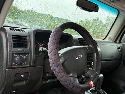 Birch White 2009 Hummer H3T Base